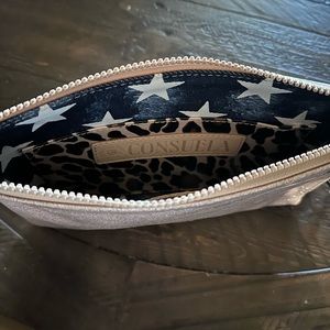 Consuela L-shaped clutch Jazz